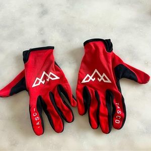 TASCO MTB Ridgeline Gloves. Red. M